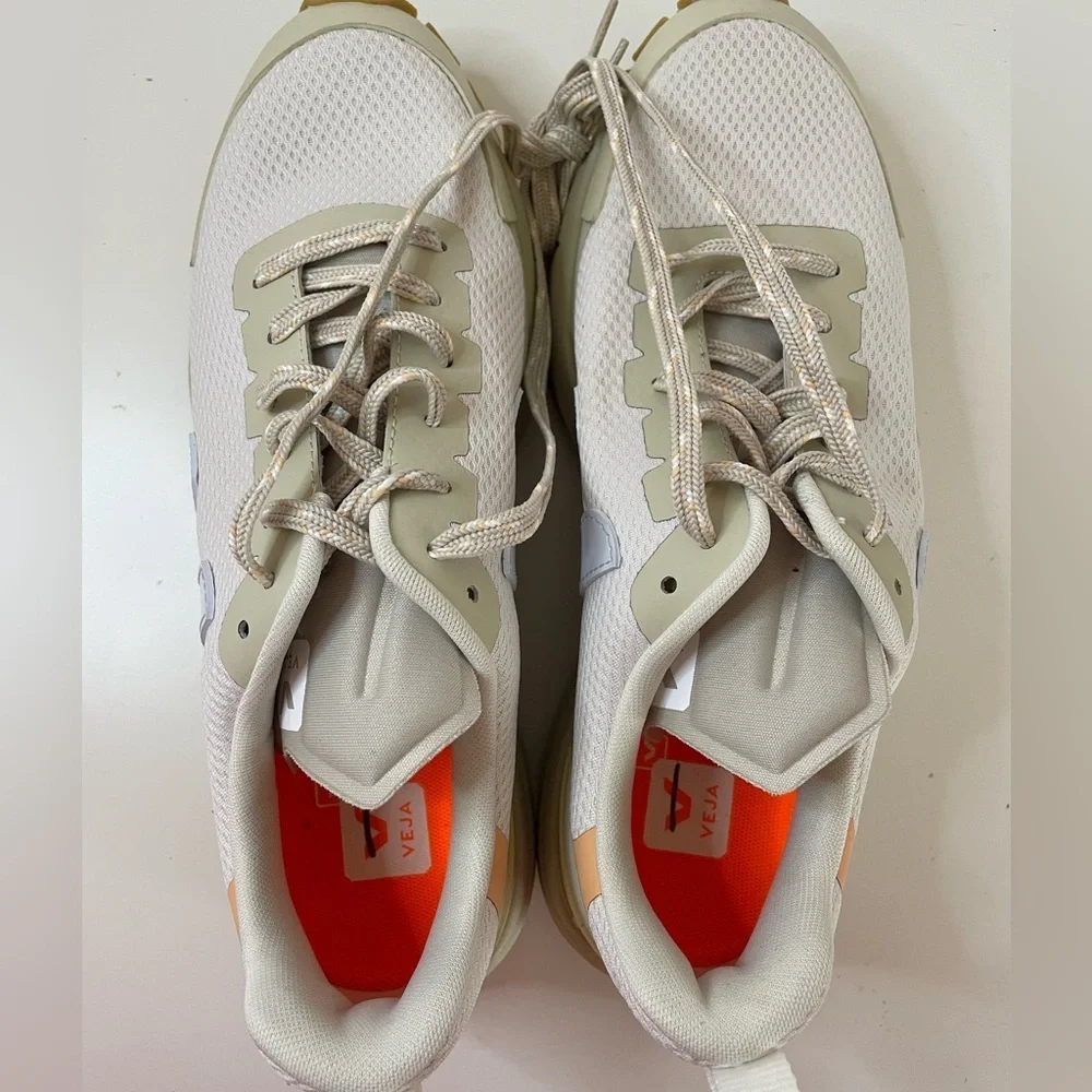 NWOT Veja Dekkan Sneaker Size 10 Women’s - Picture 7 of 13